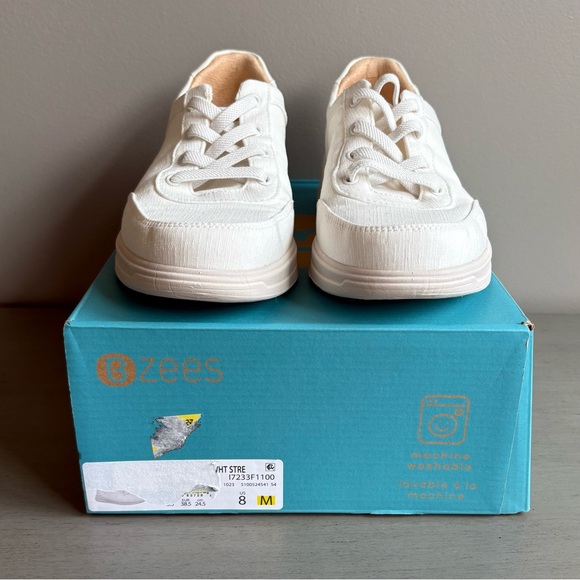 Bzees Time Square White Cream Lightweight Slip On Comfort Sneakers Women 8 NEW - Picture 2 of 14